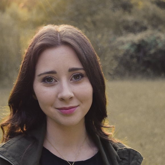 Meet your Posher, Caralee - Picture 1 of 1